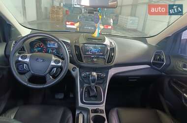 Внедорожник / Кроссовер Ford Escape 2012 в 