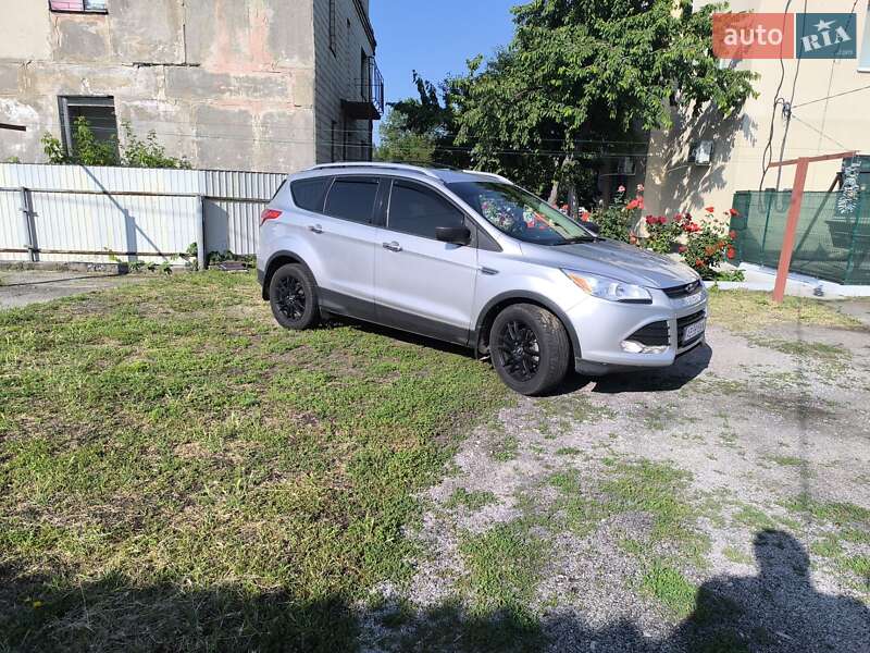 Позашляховик / Кросовер Ford Escape 2012 в  фото Позашляховик / Кросовер Ford Escape 2012 в