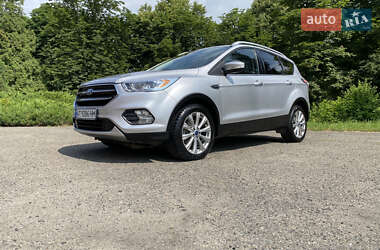 Внедорожник / Кроссовер Ford Escape 2016 в 