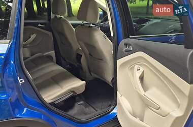Внедорожник / Кроссовер Ford Escape 2017 в 