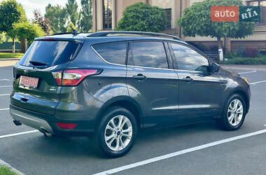 Внедорожник / Кроссовер Ford Escape 2018 в 