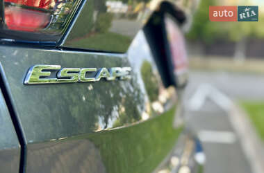 Внедорожник / Кроссовер Ford Escape 2018 в 
