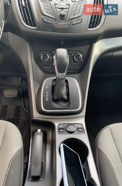 Внедорожник / Кроссовер Ford Escape 2013 в 