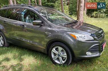 Внедорожник / Кроссовер Ford Escape 2015 в 