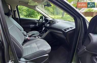 Внедорожник / Кроссовер Ford Escape 2015 в 