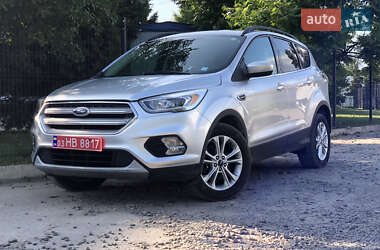 Внедорожник / Кроссовер Ford Escape 2016 в 