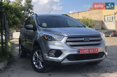 Внедорожник / Кроссовер Ford Escape 2016 в 