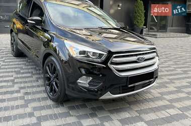 Внедорожник / Кроссовер Ford Escape 2017 в 