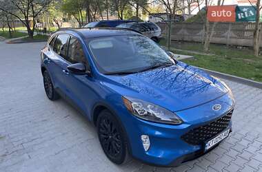 Внедорожник / Кроссовер Ford Escape 2020 в 