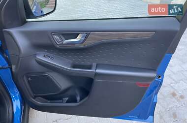 Внедорожник / Кроссовер Ford Escape 2020 в 