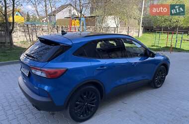 Внедорожник / Кроссовер Ford Escape 2020 в 