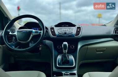 Внедорожник / Кроссовер Ford Escape 2013 в 