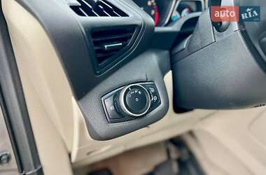 Внедорожник / Кроссовер Ford Escape 2013 в 