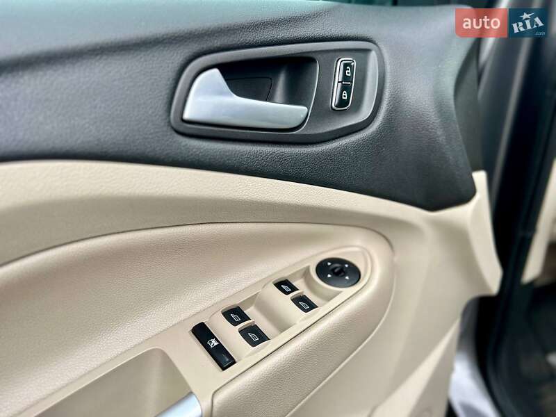 Позашляховик / Кросовер Ford Escape 2013 в Києві