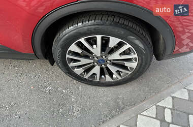 Внедорожник / Кроссовер Ford Escape 2019 в 