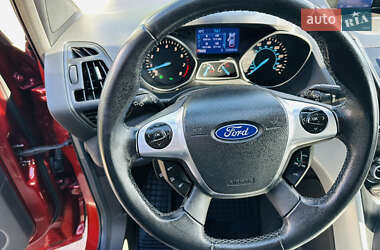 Внедорожник / Кроссовер Ford Escape 2014 в 