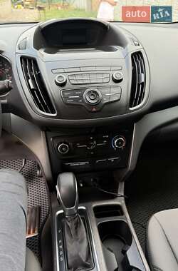 Внедорожник / Кроссовер Ford Escape 2019 в 