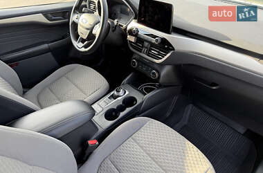 Внедорожник / Кроссовер Ford Escape 2021 в 