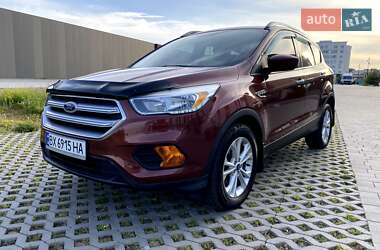 Внедорожник / Кроссовер Ford Escape 2018 в 