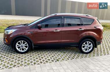 Внедорожник / Кроссовер Ford Escape 2018 в 