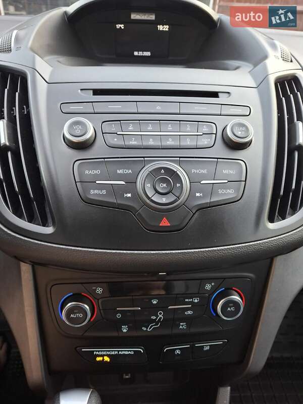 Внедорожник / Кроссовер Ford Escape 2016 в Умани