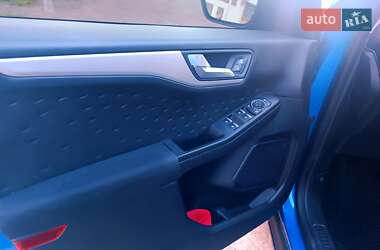 Внедорожник / Кроссовер Ford Escape 2020 в 