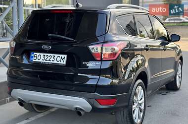 Внедорожник / Кроссовер Ford Escape 2016 в 
