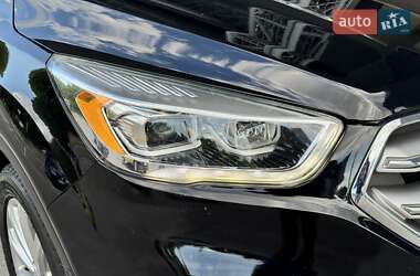 Внедорожник / Кроссовер Ford Escape 2016 в 