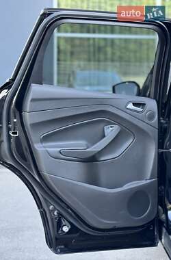 Внедорожник / Кроссовер Ford Escape 2016 в 