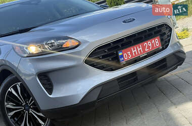 Внедорожник / Кроссовер Ford Escape 2022 в 
