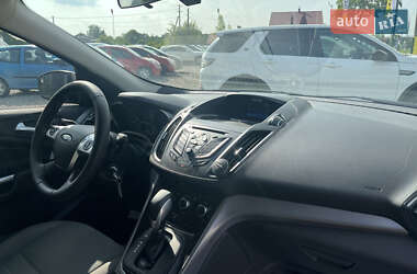 Внедорожник / Кроссовер Ford Escape 2016 в 