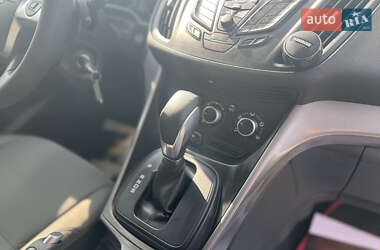 Внедорожник / Кроссовер Ford Escape 2016 в 