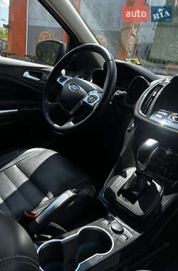Внедорожник / Кроссовер Ford Escape 2014 в 