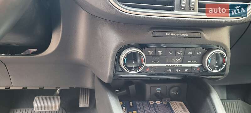 Внедорожник / Кроссовер Ford Escape 2022 в Кривом Роге