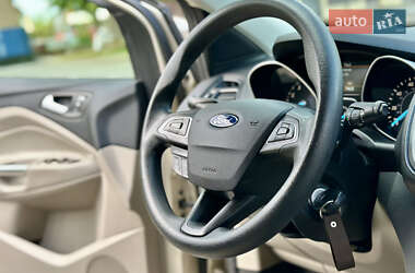 Внедорожник / Кроссовер Ford Escape 2018 в 