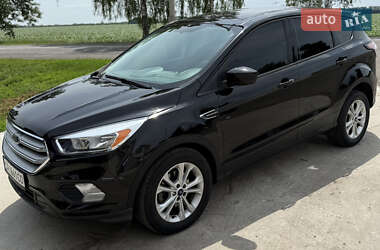 Внедорожник / Кроссовер Ford Escape 2017 в 