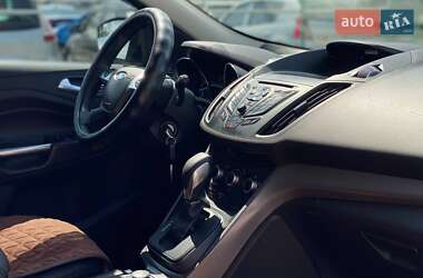 Внедорожник / Кроссовер Ford Escape 2015 в 