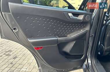 Внедорожник / Кроссовер Ford Escape 2020 в 