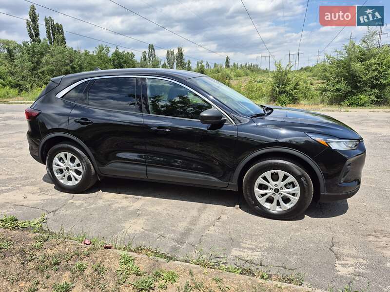 Внедорожник / Кроссовер Ford Escape 2024 в Кривом Роге