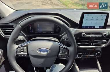 Внедорожник / Кроссовер Ford Escape 2024 в 