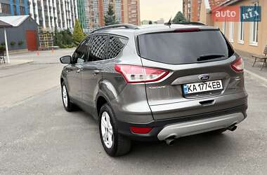 Внедорожник / Кроссовер Ford Escape 2013 в 