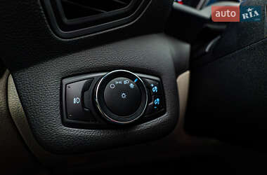 Внедорожник / Кроссовер Ford Escape 2014 в 