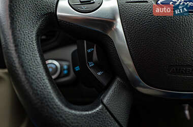 Внедорожник / Кроссовер Ford Escape 2014 в 