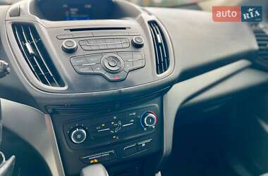 Внедорожник / Кроссовер Ford Escape 2018 в 