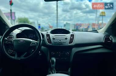 Внедорожник / Кроссовер Ford Escape 2018 в 