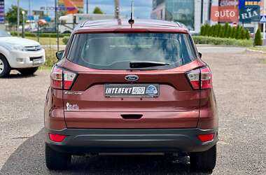 Внедорожник / Кроссовер Ford Escape 2018 в 
