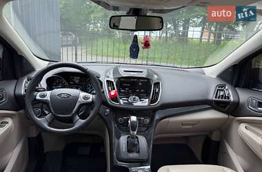 Внедорожник / Кроссовер Ford Escape 2014 в 