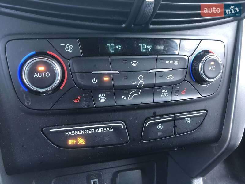 Внедорожник / Кроссовер Ford Escape 2016 в Львове