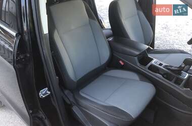 Внедорожник / Кроссовер Ford Escape 2016 в 