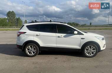 Внедорожник / Кроссовер Ford Escape 2016 в 